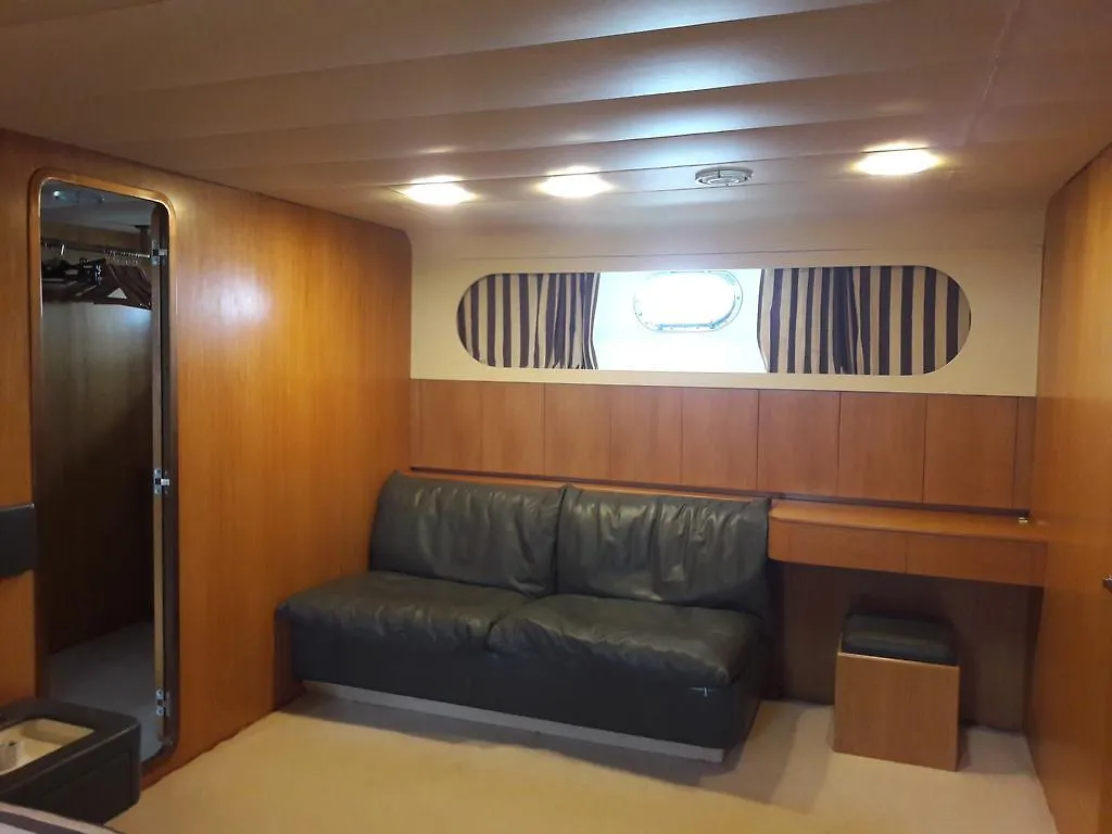 Yacht Ipsum Hotel Saint-Tropez 0*,  France