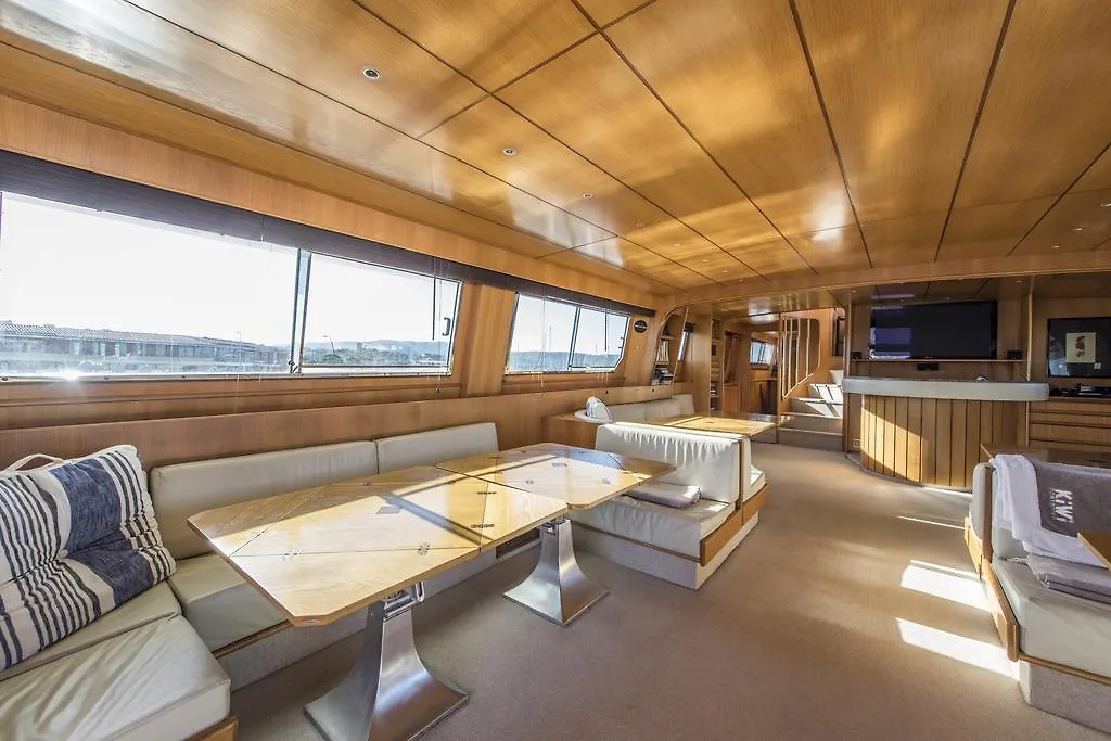 Botel Hotel Yacht Ipsum Saint Tropez