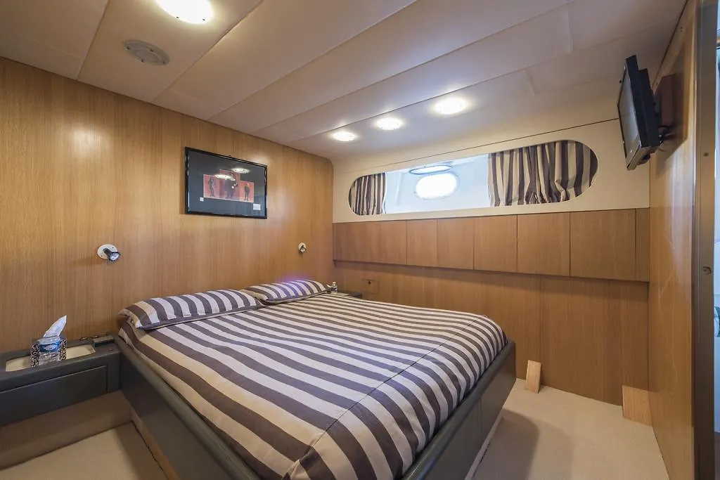 Yacht Ipsum Hotel Saint-Tropez Francja