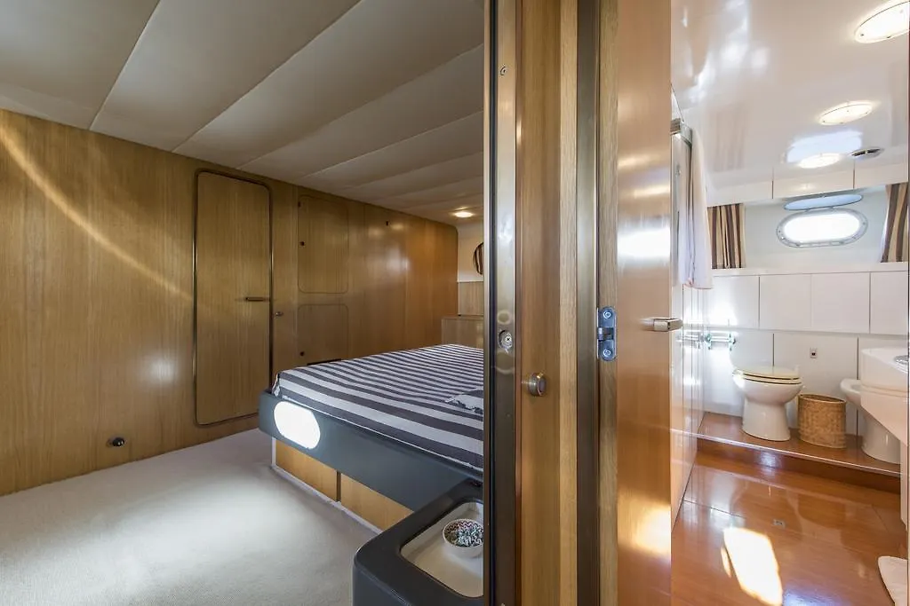 Yacht Ipsum Hotel Saint-Tropez Francja
